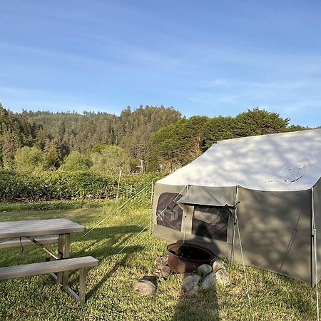 Glamping Tent On The River Klamath Extérieur photo
